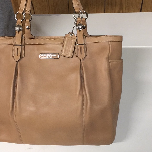 Coach - Picture 2 of 4